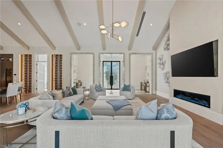 710 Willowhead Dr, Naples, Florida 34103