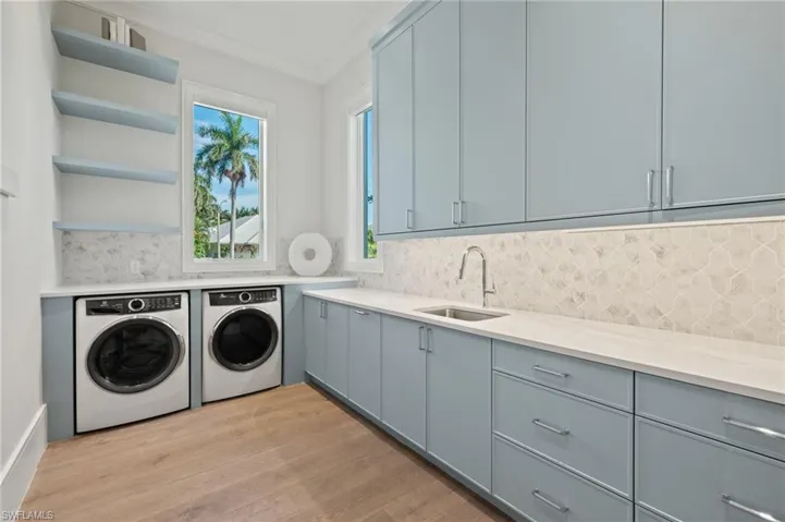 710 Willowhead Dr, Naples, Florida 34103