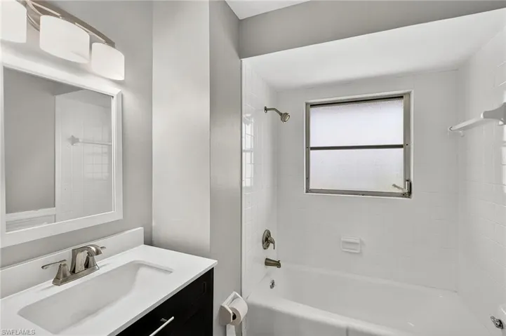536 Pangola Dr, North Fort Myers, Florida 33903