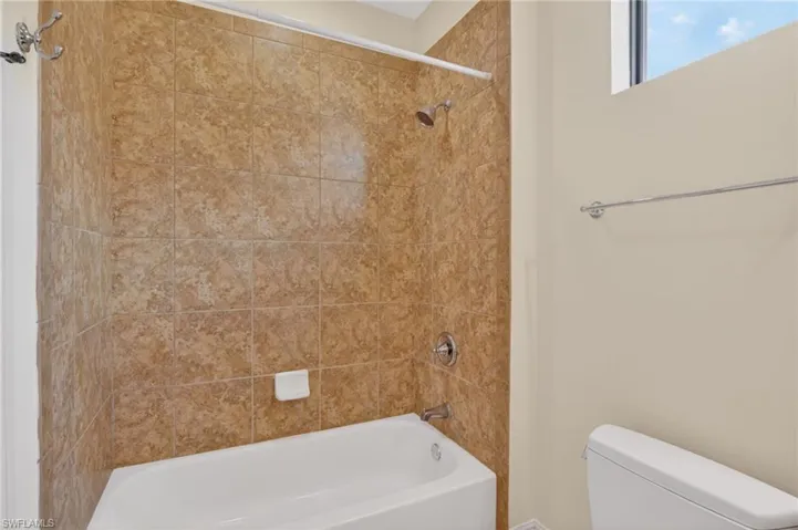 Upstairs Bath tub/shower