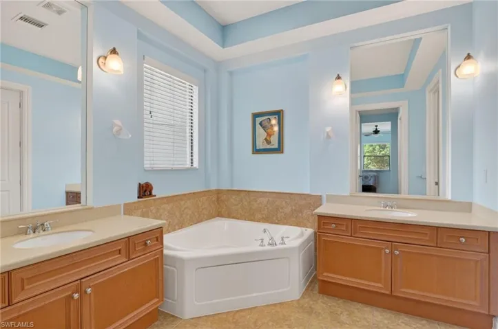 Primary split vanities & Soaking Tub