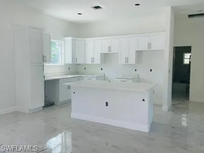 3945  62nd NE AVE, Naples, FL 34120