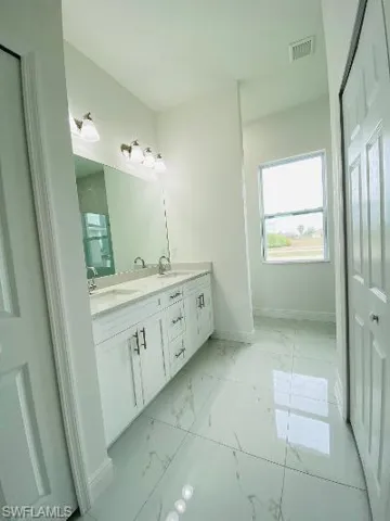 3945  62nd NE AVE, Naples, FL 34120