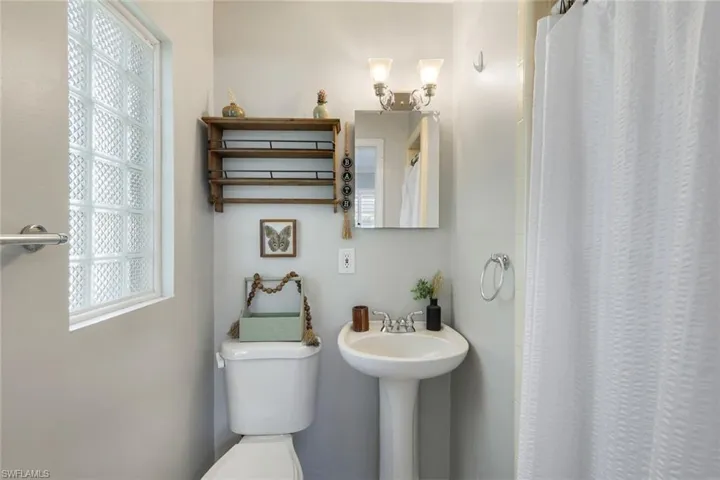 8327 Riviera Ave, Fort Myers, Florida 33919