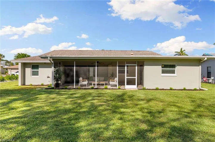 684  Pompano  DR, Naples, FL 34110