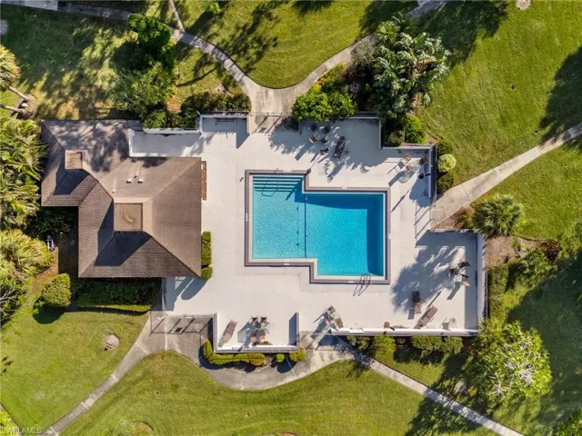 684  Pompano  DR, Naples, FL 34110
