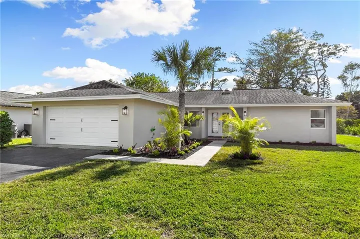 684  Pompano  DR, Naples, FL 34110
