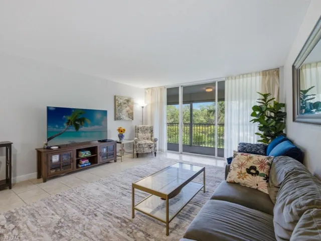 Living area with very nice view