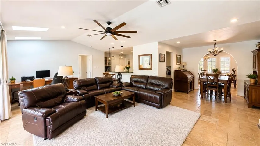 1089 Nottingham Dr, Naples, Florida 34109