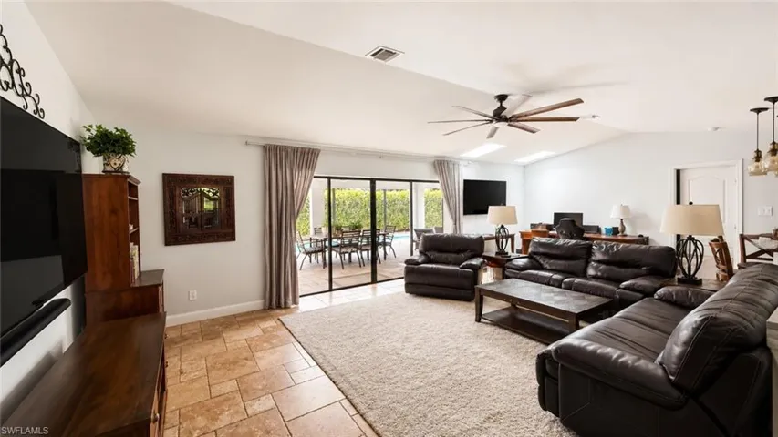 1089 Nottingham Dr, Naples, Florida 34109