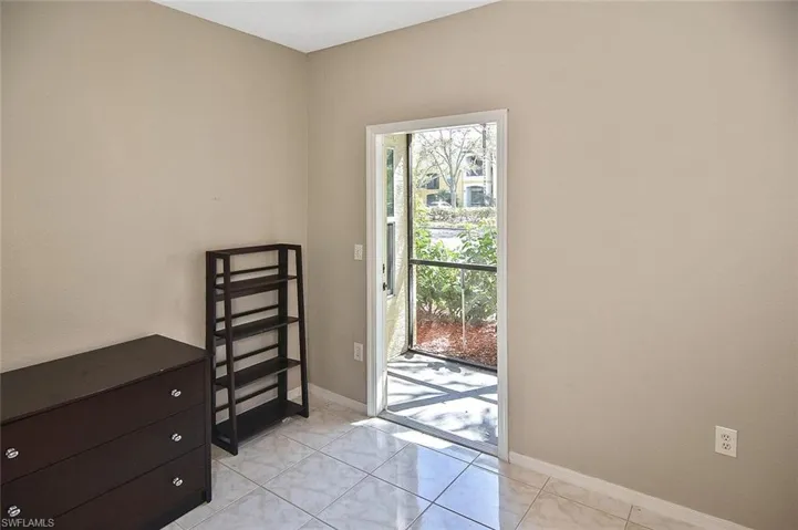 Step outside onto the sunny lanai!