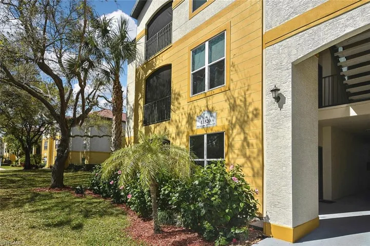 Exterior of 11520 Villa Grand.