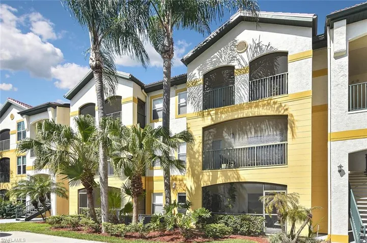 Welcome to 11520 Villa Grand!