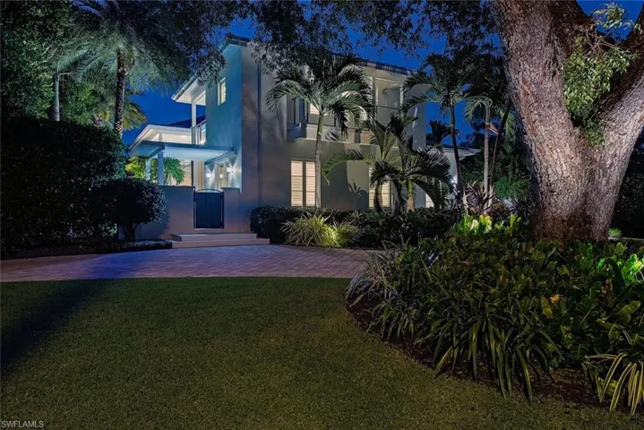 501 2nd Ave N, Naples, Florida 34102
