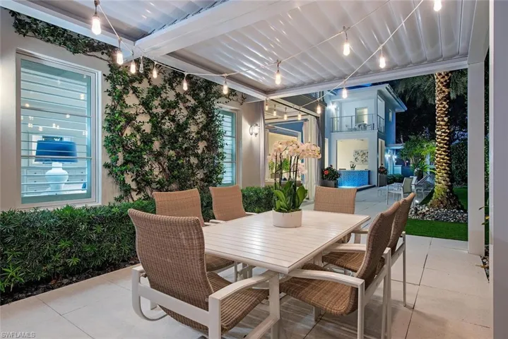 501 2nd Ave N, Naples, Florida 34102