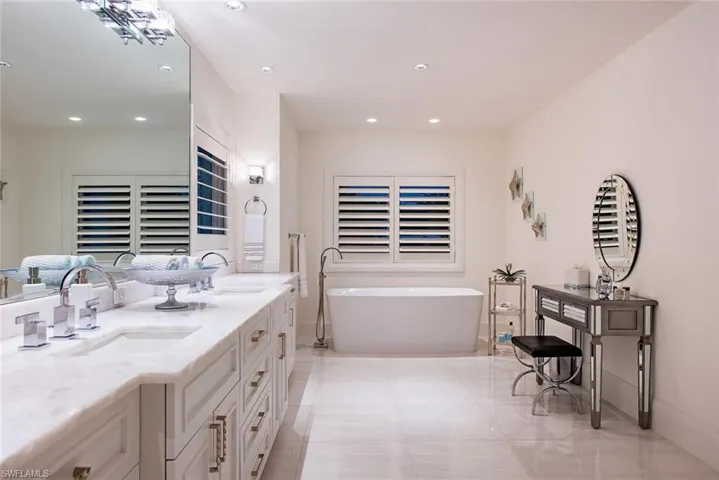 501 2nd Ave N, Naples, Florida 34102