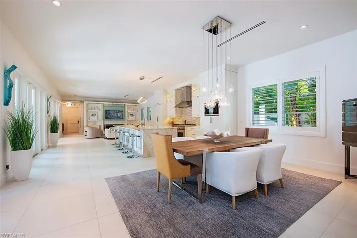 501 2nd Ave N, Naples, Florida 34102