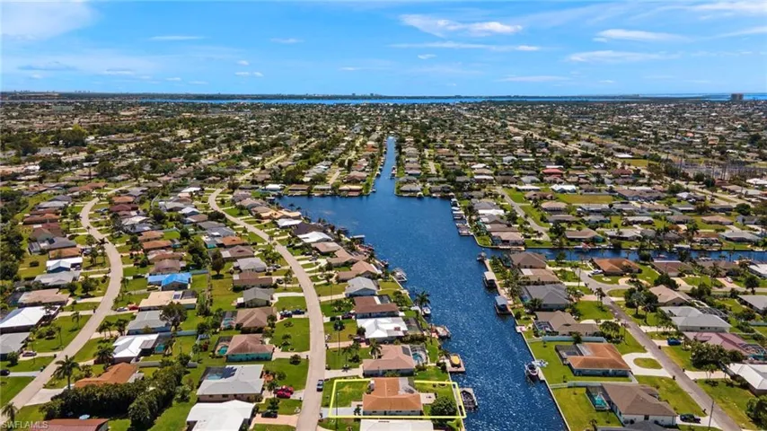 3746 Se 1st Pl, Cape Coral Fl 33904