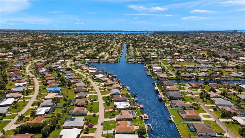 3746 Se 1st Pl, Cape Coral Fl 33904
