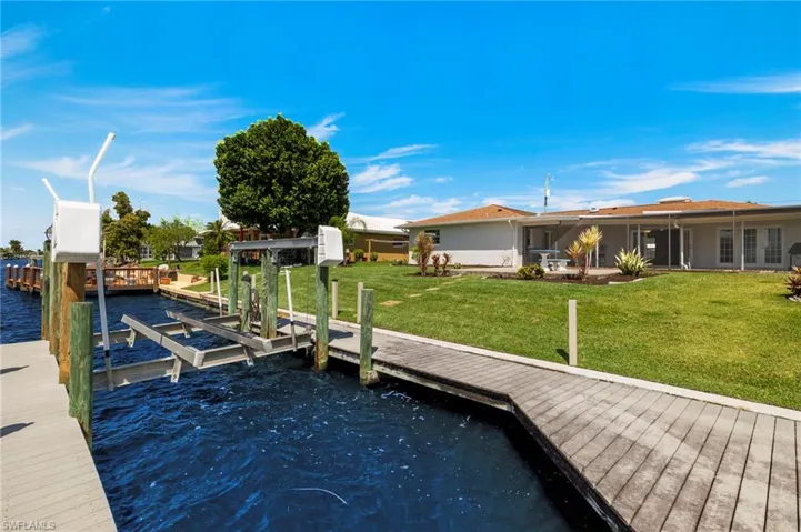 3746 Se 1st Pl, Cape Coral Fl 33904
