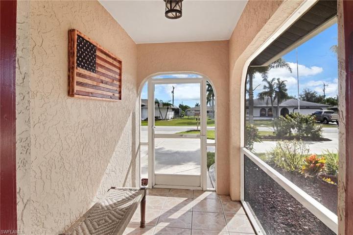 screened-in Front Porch