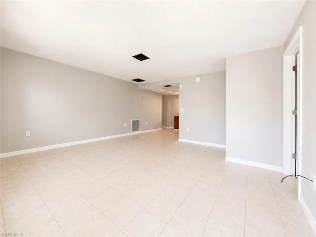 5461  11th  AVE, Fort Myers, FL 33907