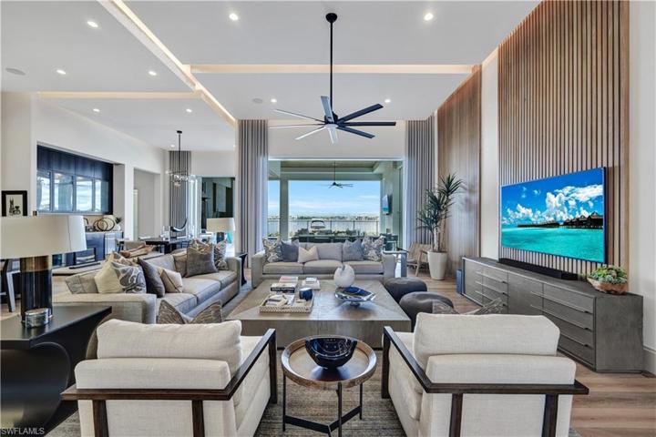 Spacious great room perfect for entertaining