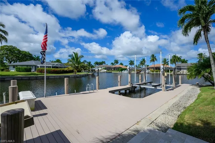 136 Shorecrest Ct, Marco Island, Florida 34145