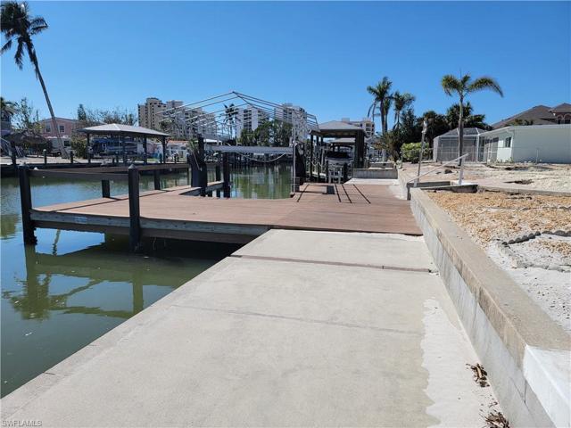 DOCK VIEW TO THE WEST