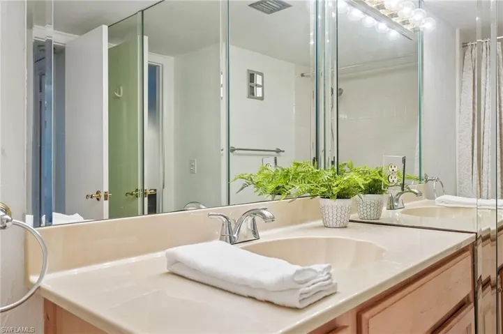 248 Palm Dr 5, Naples, Florida 34112