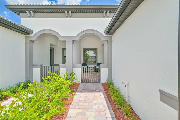 16688 Rolling Rock Blvd, Alva, Florida 33920