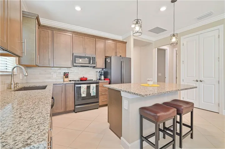 16688 Rolling Rock Blvd, Alva, Florida 33920