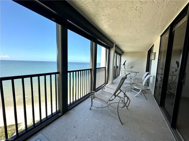 10951  Gulf Shore  DR, Naples, FL 34108
