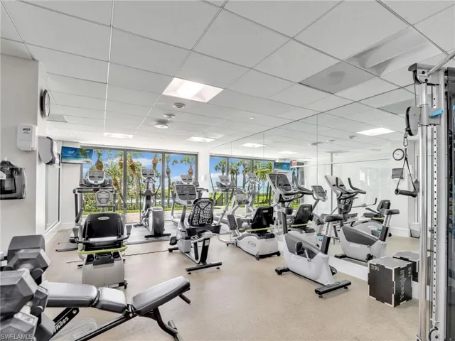 10951  Gulf Shore  DR, Naples, FL 34108