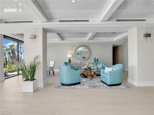 10951  Gulf Shore  DR, Naples, FL 34108