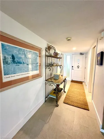 10951  Gulf Shore  DR, Naples, FL 34108
