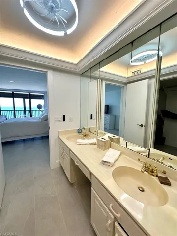 10951  Gulf Shore  DR, Naples, FL 34108