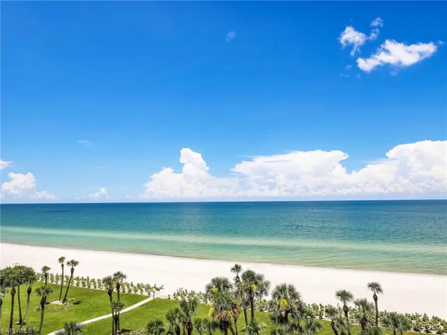 10951  Gulf Shore  DR, Naples, FL 34108