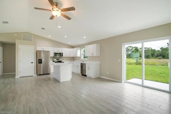 429 Rayford St, Lehigh Acres Fl 33974