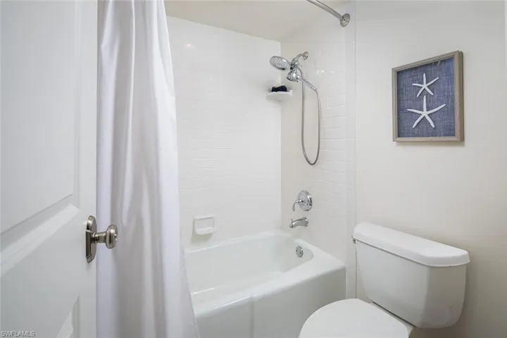 10525  Gulf Shore  DR, Naples, FL 34108