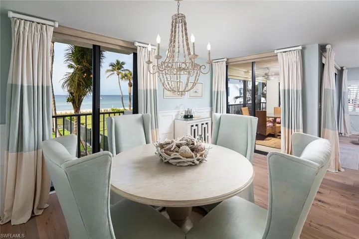 10525  Gulf Shore  DR, Naples, FL 34108