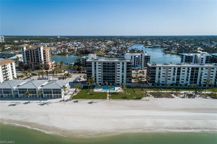 10525  Gulf Shore  DR, Naples, FL 34108