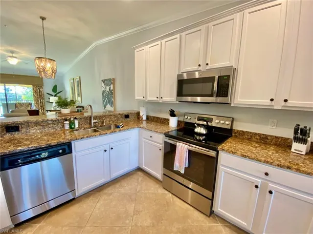 9532 Avellino Way 2722, Naples, Florida 34113