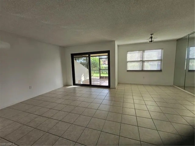 Living/Dining area withtile flooring