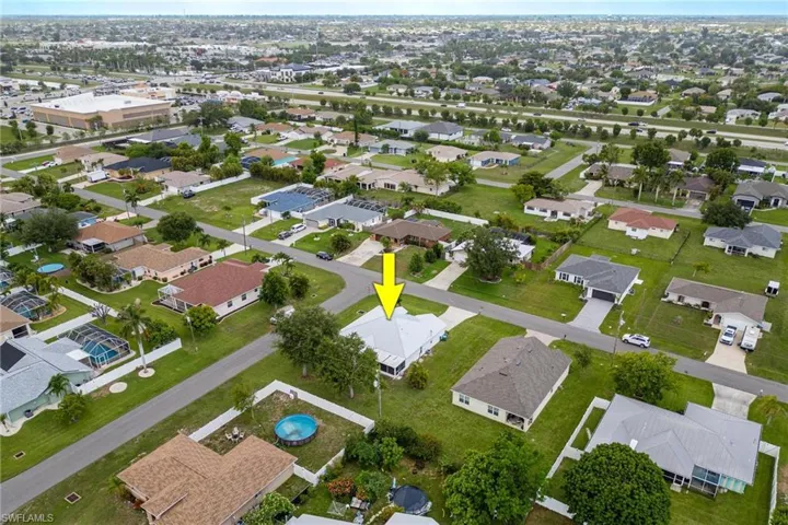 200 SE 27th  ST, Cape Coral, FL 33904