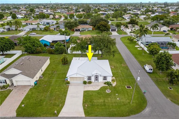 200 SE 27th  ST, Cape Coral, FL 33904