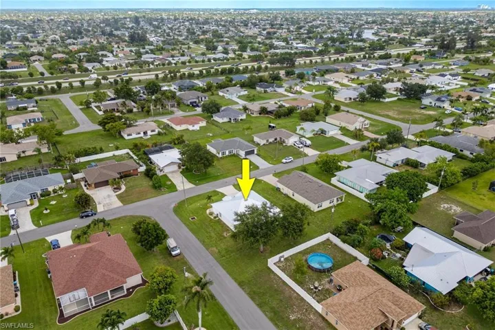 200 SE 27th  ST, Cape Coral, FL 33904