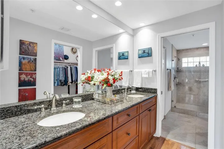 776 Eagle Creek Dr # J549, Naples Fl 34113