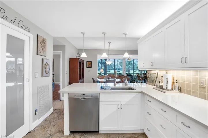776 Eagle Creek Dr # J549, Naples Fl 34113