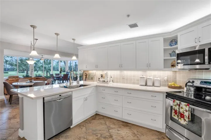 776 Eagle Creek Dr # J549, Naples Fl 34113